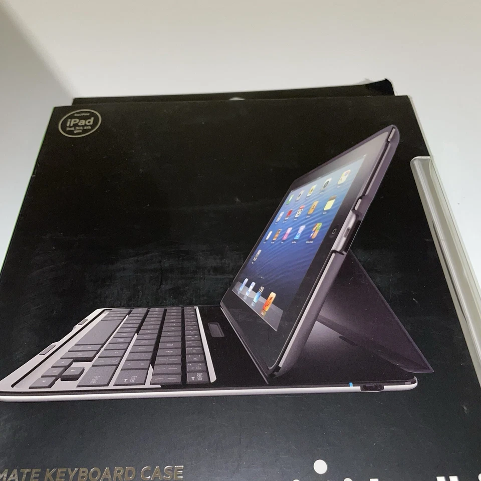 Belkin F5L151 Wireless Ultimate Keyboard Case For iPad 4th & 3rd Gen & iPad 2 - Image 2 of 4