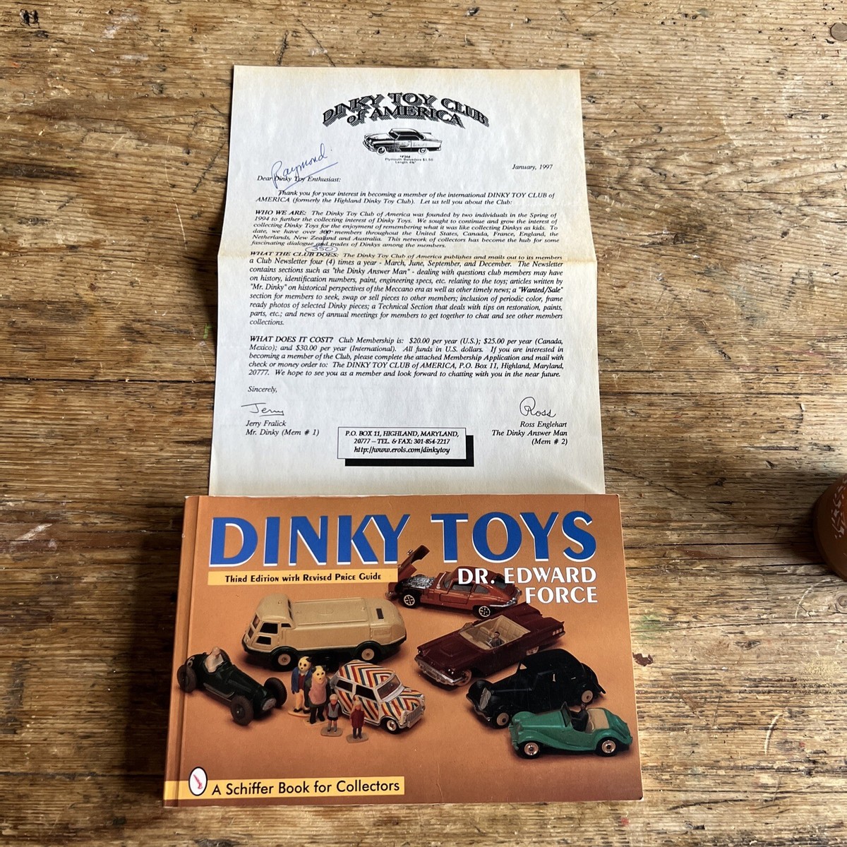 FRENCH DINKY TOYS Les carnets 洋書 FRENCH DINKY TOYS Les carnets 洋書 - メルカリ