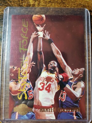 1995-96 Skybox Hakeem Olajuwon Skytech Force Insert #SF19 Houston Rockets HOF