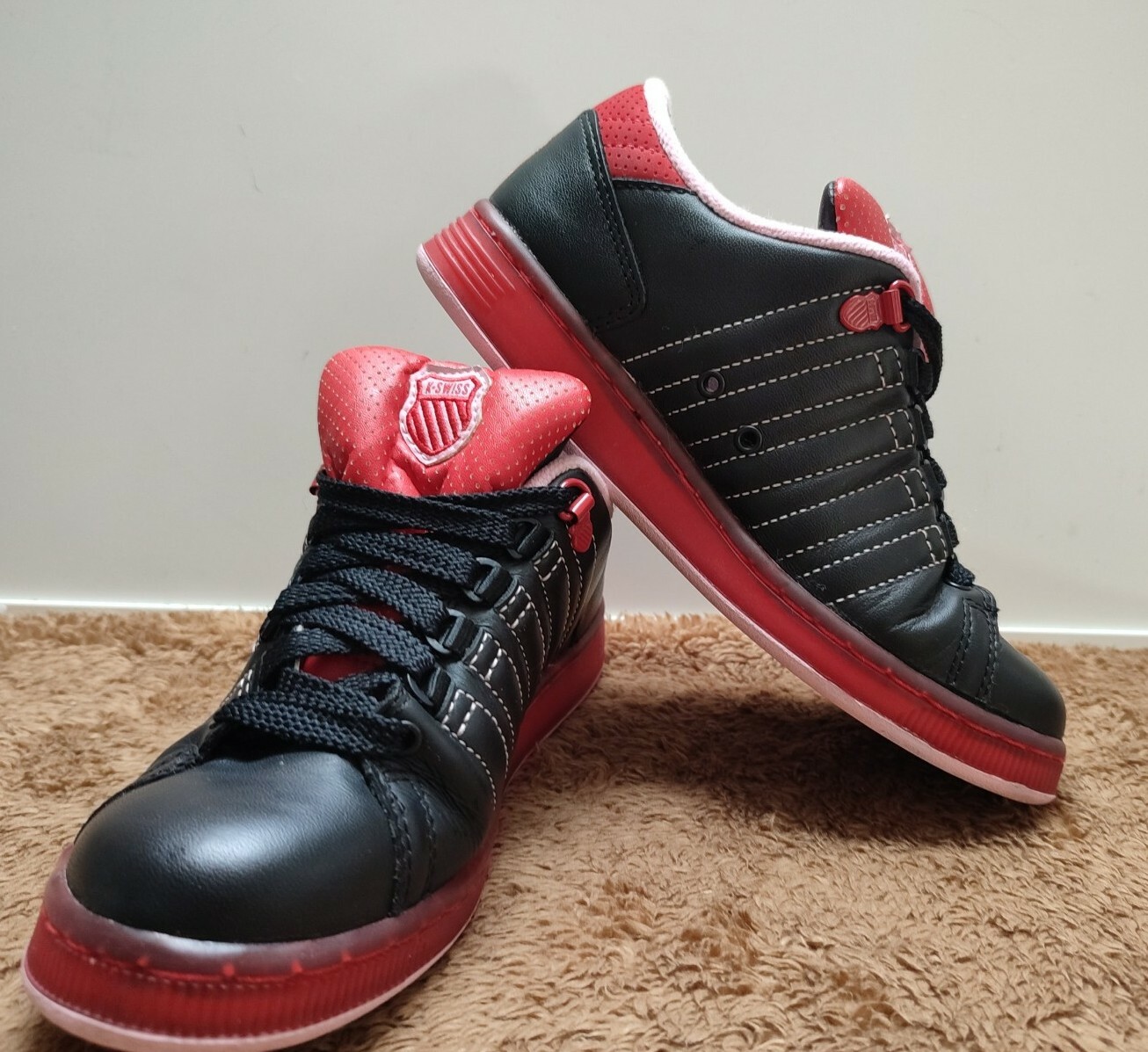 KSwiss Reversible Tongue Twister Womens Size UK 3 Black And Red