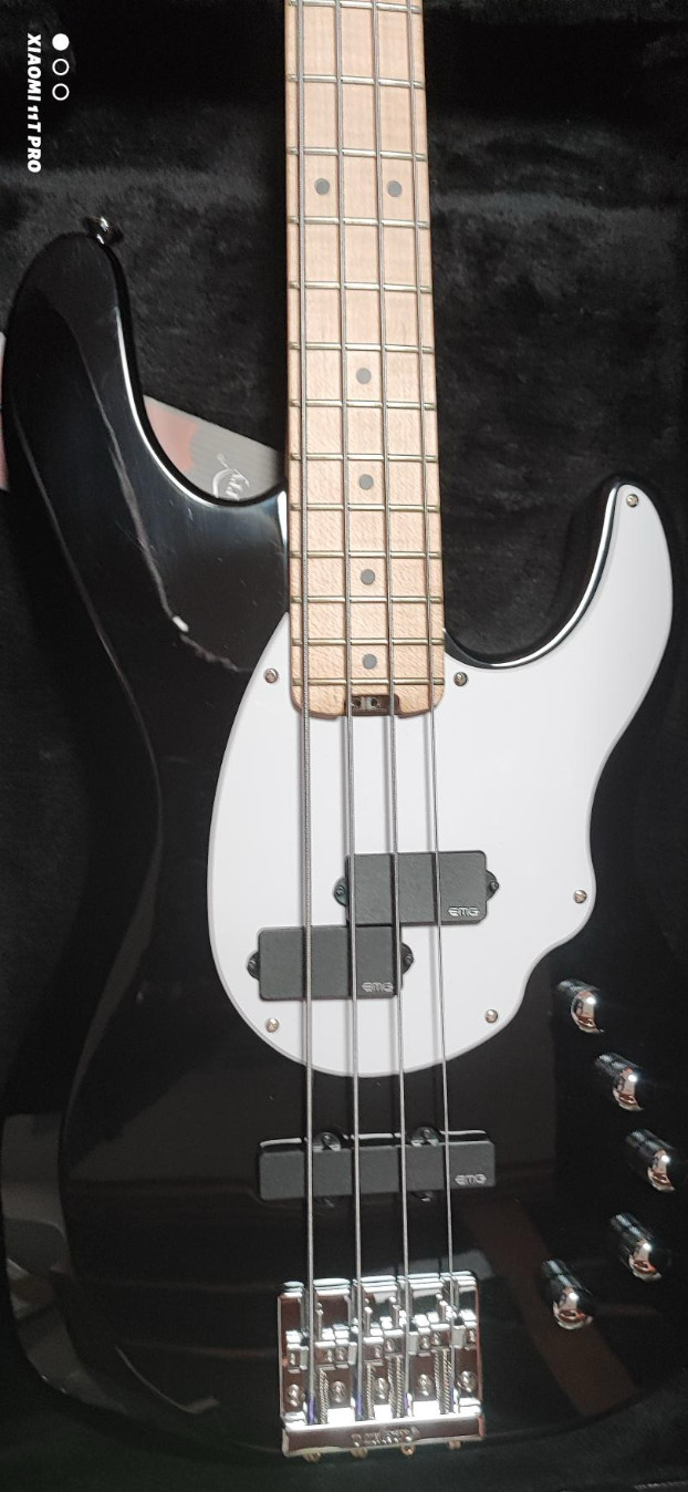2021 Mint Cond. Black Jackson X Dave Ellefson 4 String Bass Maple neck