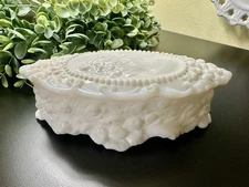 FOSTORIA, JENNY LIND, MILKGLASS PIN BOX WITH LID