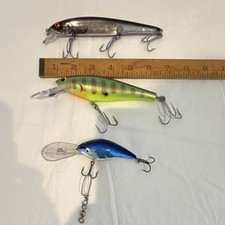Multicolor Crankbait Fishing Lures Set, Plastic, Treble Hooks, 3 Pack, 3-5in