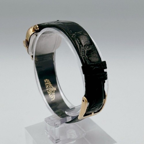 Orologio LONGINES Quadrato Oro Unisex Quarzo / Cassa Acciaio Inox 2,18 cm - Foto 6 di 9