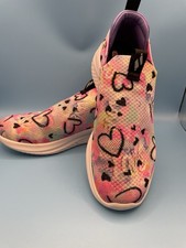 SKECHERS Girls/Womens Sz4 Ultra Flex Graffiti Rush Sneakers Heart Print