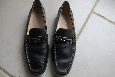 Tod's Black leather driving mocs. Size 7. 