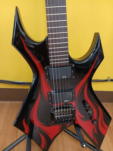B.C.RICH KERRY KING WARTRIBE Used Basswood body Rosewood fingerboard w/Gig case