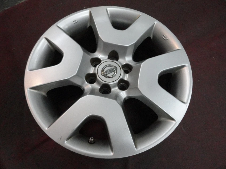 2009-2010 Nissan Xterra Factory OEM 17" Wheel , Cap A/P sensor Used 62522 Foto 3 de 4