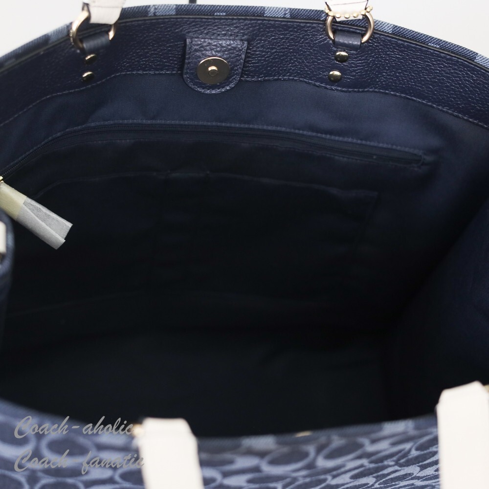 NWT Coach C2827 Dempsey Tote Bag 40 In Signature Denim With NWT Coach C2827 Dempsey Tote Bag 40 In Signature Denim With