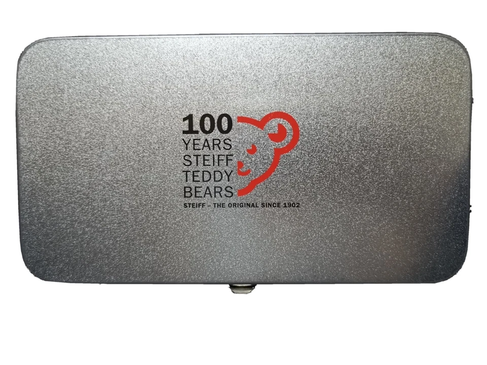 Takara Choro Q 100 Años Steiff Oso de Peluche Caja de Exhibición de Metal con 4 Autobuses Coches RARO Foto 2 de 4