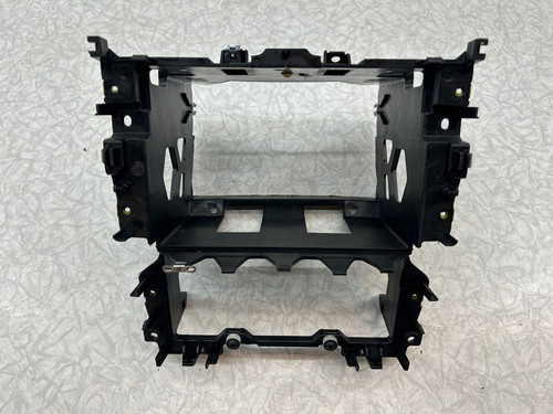 VW Golf 6 Radioschacht Einbaurahmen 5K0858089D