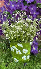 VTG. JV Reed & Co Metal waste paper basket. Green w/White Daisies 10"x9.5"
