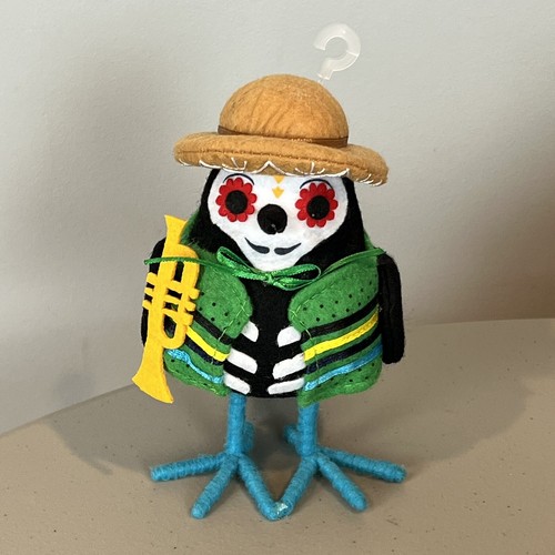 2017 Target Spritz Felt Bird Trompetista Day of the Dead Halloween Trumpet Bird - Picture 1 of 9