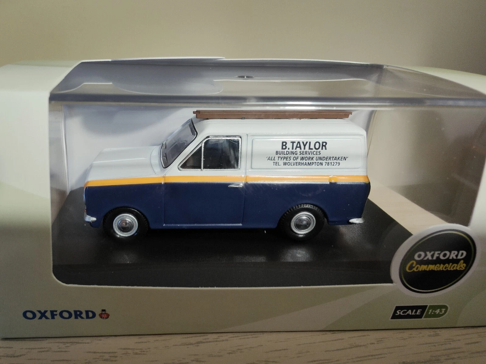 VANS OXFORD DIECAST HAO21 BARRY TAYLOR BUILDERS BEDFORD HA VAN ARRIVEDERCI PET.