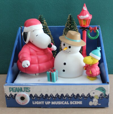 NEW Peanuts LIGHT UP MUSICAL SCENE ~ Lights and Sound ~ Plays LINUS & LUCY Song