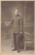 CPA PHOTOGRAPHIE MILITARIA SOLDAT EN UNIFORME