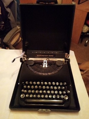 1945 Remington Rand Deluxe Model 5 Typewriter with Case and Key