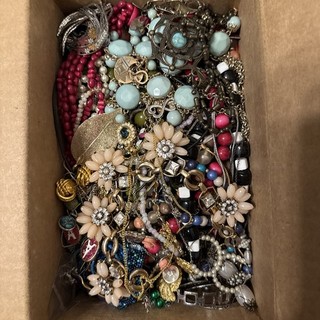 Fabulous Large New/ Vintage Jewelry Lot! All Wearable! 4.3lbs! Some Signed!