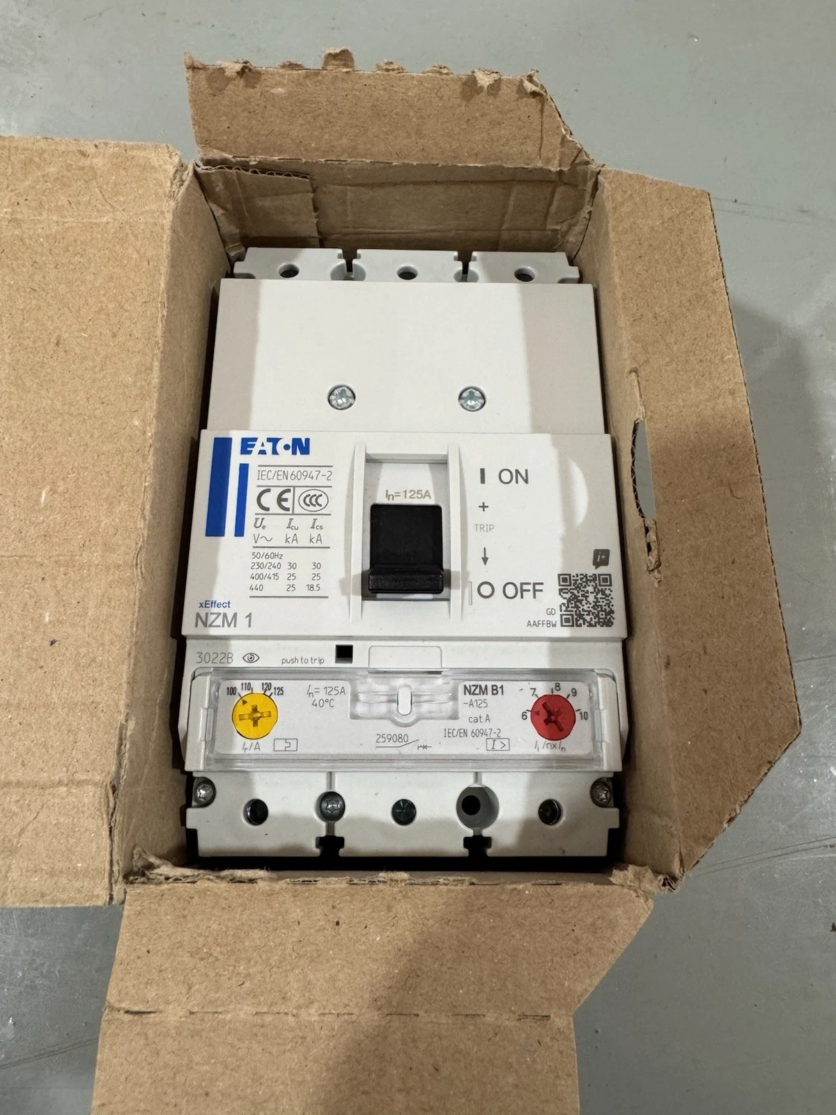 Eaton 125A Triple Pole 25kA MCCB Circuit Breaker Unit NZMB1-A125 Brand New 3