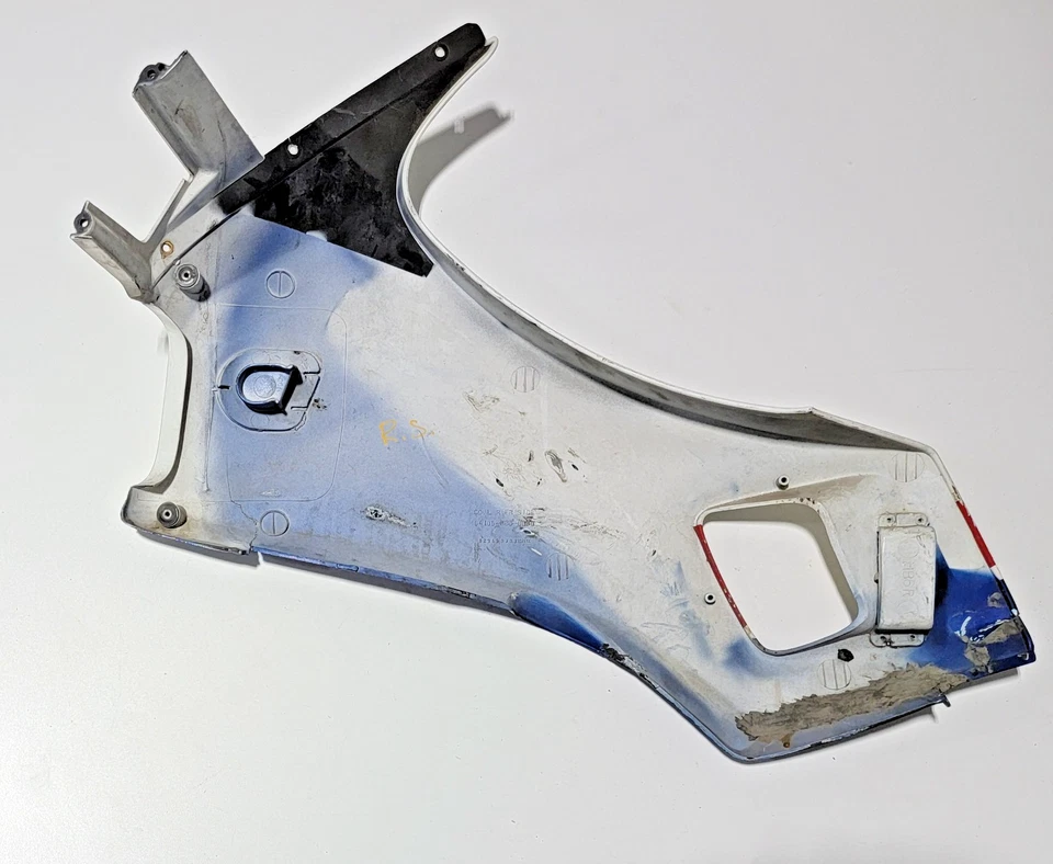 Cubierta del faro derecho Honda VF1000F Interceptor VF1000 1984 Foto 2 de 4