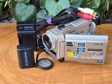 232941 Sony DCR-TRV10 MiniDV Camcorder Nightshot NTSC Tested w/ Battery Charger