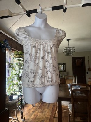 Y2K Agenda Cream Floral Square-Neck Short Sleeve Top with Lace Detail Size Small