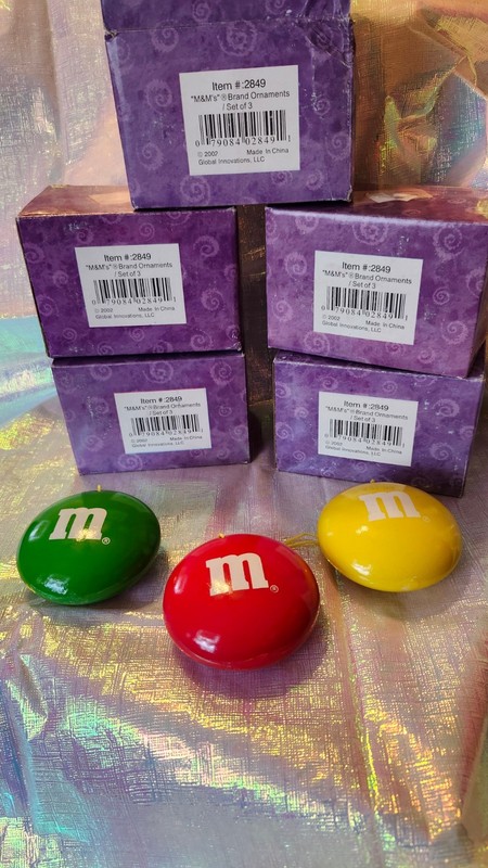 15 M & M candy Christmas ornaments, Red, Green, Yellow, 3" dia, VERY COLORFUL!