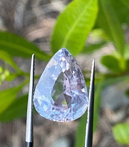8.90 Carat Natural cut kunzite Trillion shape loose gemstone from Afghanistan.