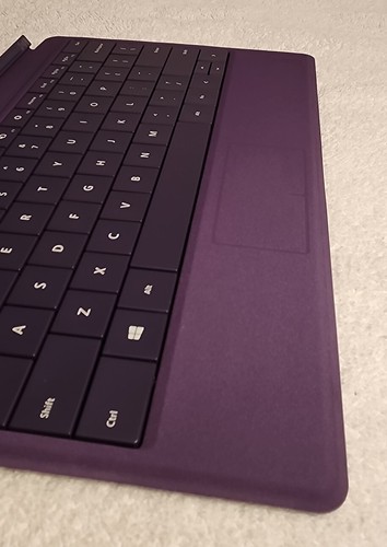 Fioletowa osłona typu Microsoft Surface RT & Pro 1 i2 magnetyczna podświetlana klawiatura 1561 - Zdjęcie 6 z 8