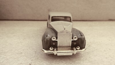 ROLLS ROYCE SILVER SHADOW Rouge DINKY TOYS 158 1:43 de reference 158