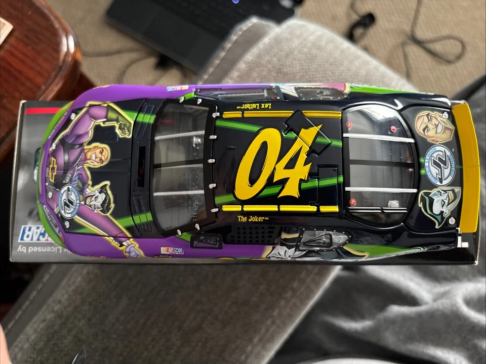 Team Caliber Joker #04 Justice League Villain Car 2004 Monte Carlo 1:24 Diecast - Image 2 of 4