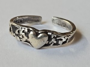 Sterling Silver ~ Hearts Toe Ring ~ ADJUSTABLE ~ Love Ring ~ VNTAGE