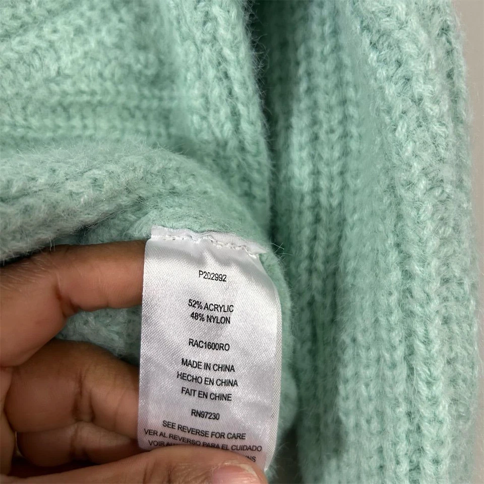 Suéter para mujer casi famoso con cuello en V S verde torcido frontal adornado con perlas Foto 4 de 4