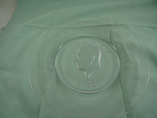 Vintage 3D President Eisenhower Liberty 1972 Clear Glass Collector Plate 8" #464 - Picture 2 of 14