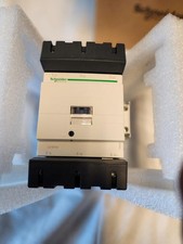 SCHNEIDER ELECTRIC LC1D150 24VDC Schneider Electric 3 Pole Contactor New