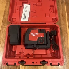 Milwaukee 3522-21 USB Rechargeable Green Cross Line & Plumb Points Laser