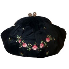 Vintage 1950's Chunn Black Silk Floral Embroidered Kiss Lock Evening Bag