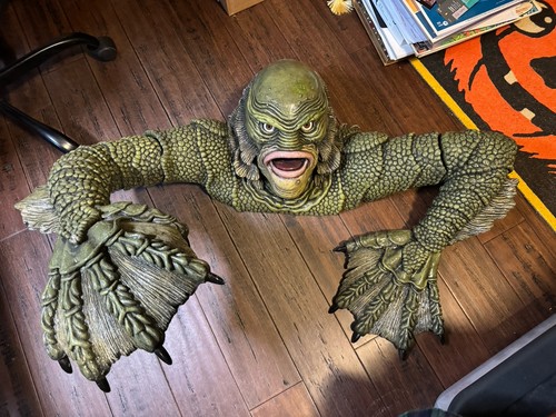 Vintage Rubie's Creature From The Black Lagoon Universal Monsters Grave Walker