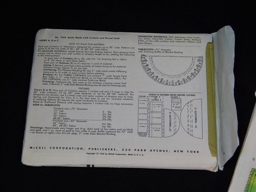 LOT Vtg 1950s 60s Home Decor Sewing Patterns Kitchen Bed Covers Curtains UNCUT - Picture 4 of 4