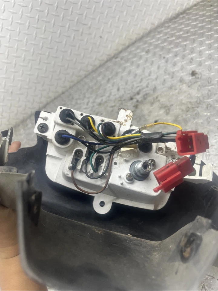 02-11 YAMAHA YW50 ZUMA 50 INSTRUMENT PANEL SPEEDOMETER SPEEDO FUEL GAUGE 6,631 - Image 4 of 4