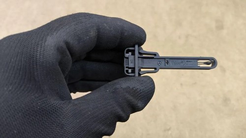 MERCEDES-BENZ R W251, V251 Temperatursensor A1718300272 982998R 3.00 33117313