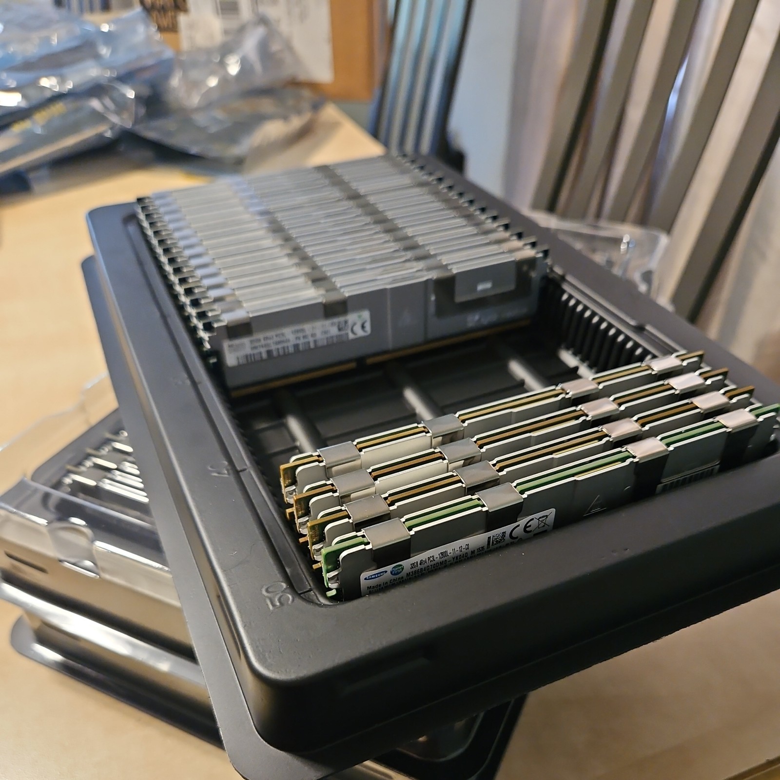 как выглядит SK Hynix 32GB PC3L 12800L DDR3 ECC Registered server Memory RAM фото