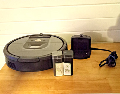 iRobot Roomba i7 Robot Vacuum Cleaner Black Model 17070 Complete Works