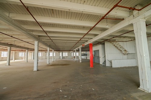 330,000 SqFt M/L city block Warehouse Develop Iowa overlooking Mississippi River - Picture 21 of 24
