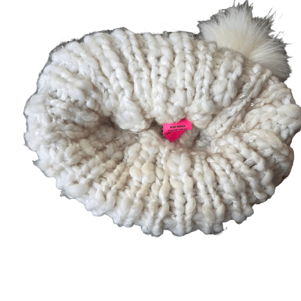 Betsey Johnson Pom Pom Winter Beanie Pearls Chunky Knit Hat  display picture 2
