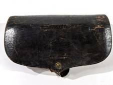 U.S. Civil War, Henry Cartridge Box, No. 2, wooden inlay for 4 cartridges, black
