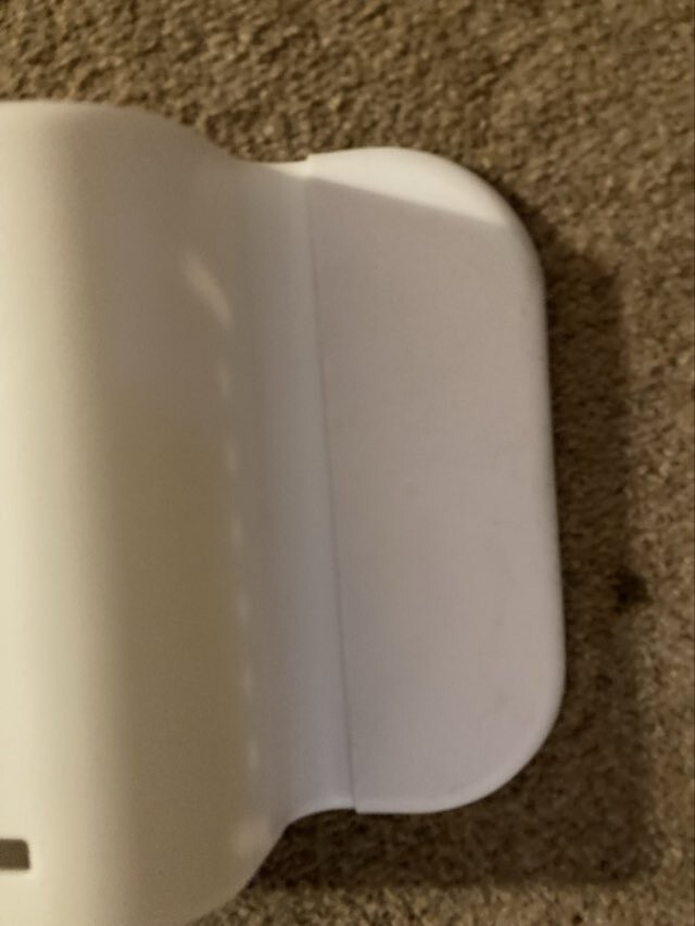 NEW ADJUSTABLE WHITE PLASTIC BATH RACK BATH UTENSIL RACK ONE SIZE FITS