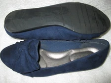 Coach and Four dark blue suede (style) fabric flats women's size 6