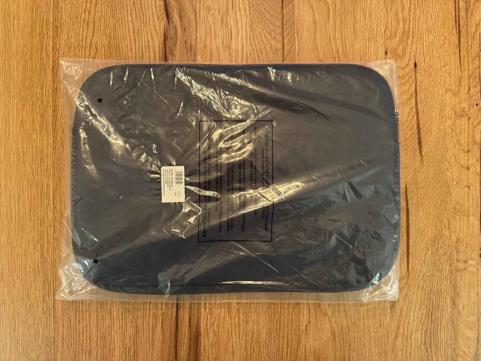 Delsey Paris Roland Garros Laptop Sleeve Case Navy Blue - Brand New 2