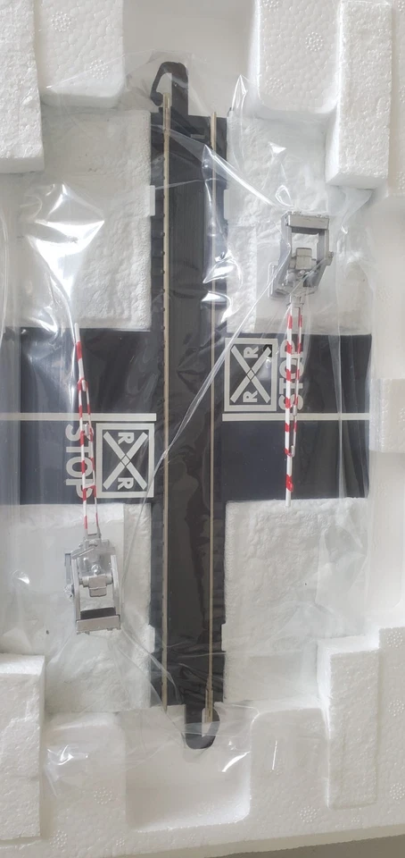 Bachmann HO Scale Summer Crossing Gate Track - New - Image 4 of 4